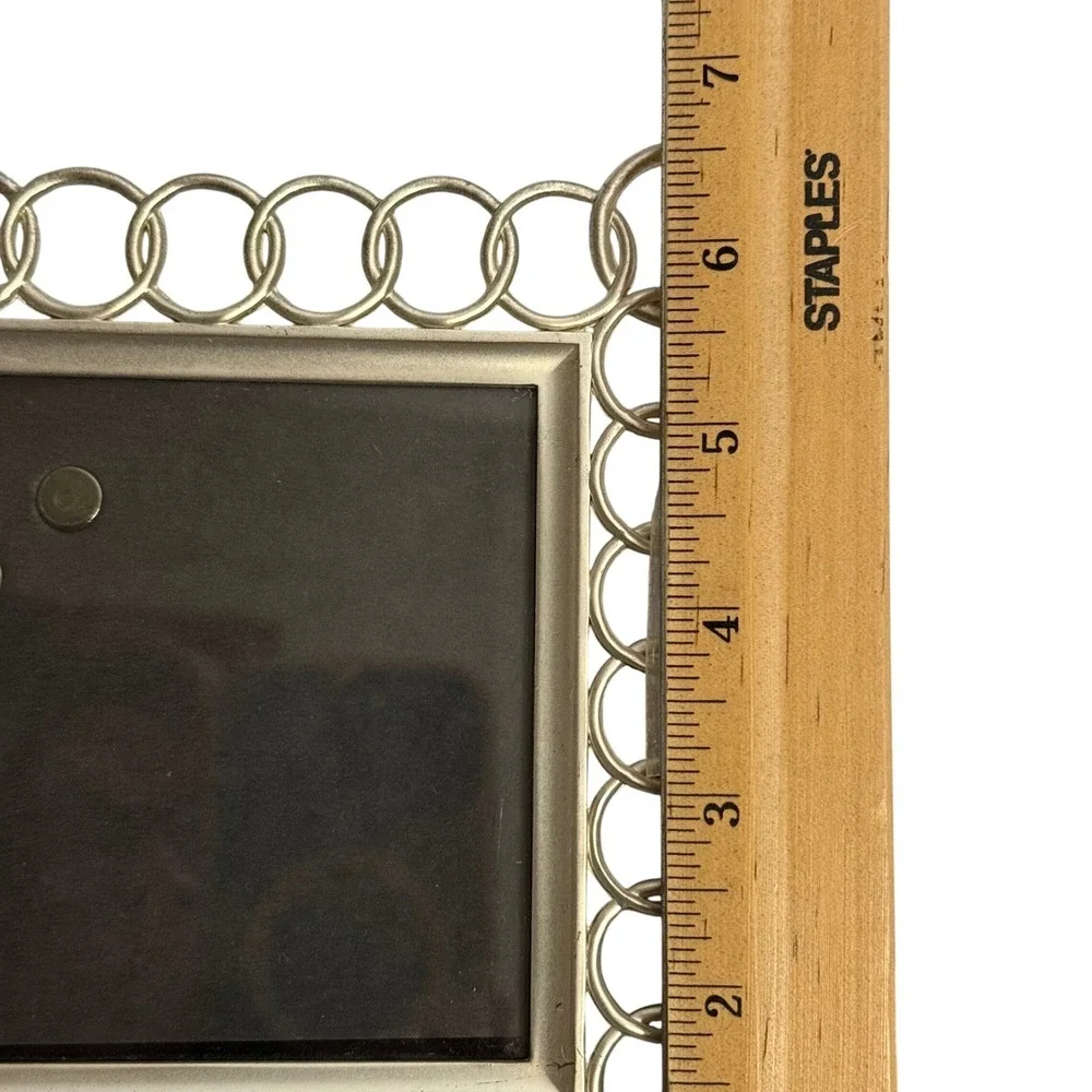 Modern Silver Ring‎ Link Frame 4x6 Metal Circle Border Contemporary Tabletop